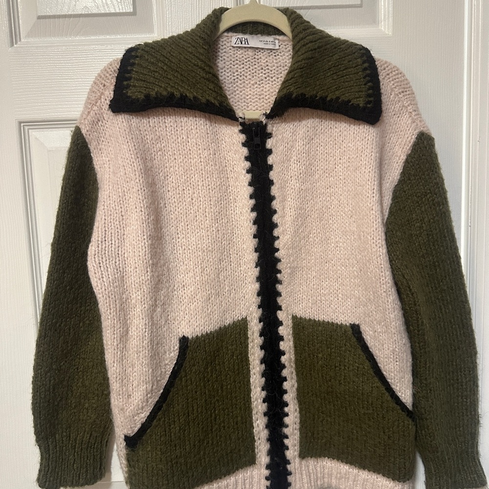 Zara Olive and Cream Knit Sweater